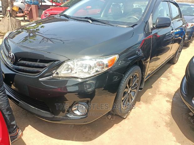 toyota corola 2013 side